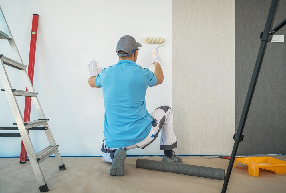 Huur een professionele renovlies behanger uit Groningen en krijg 10% korting op het behangen en sauzen van je nieuwbouwwoning.